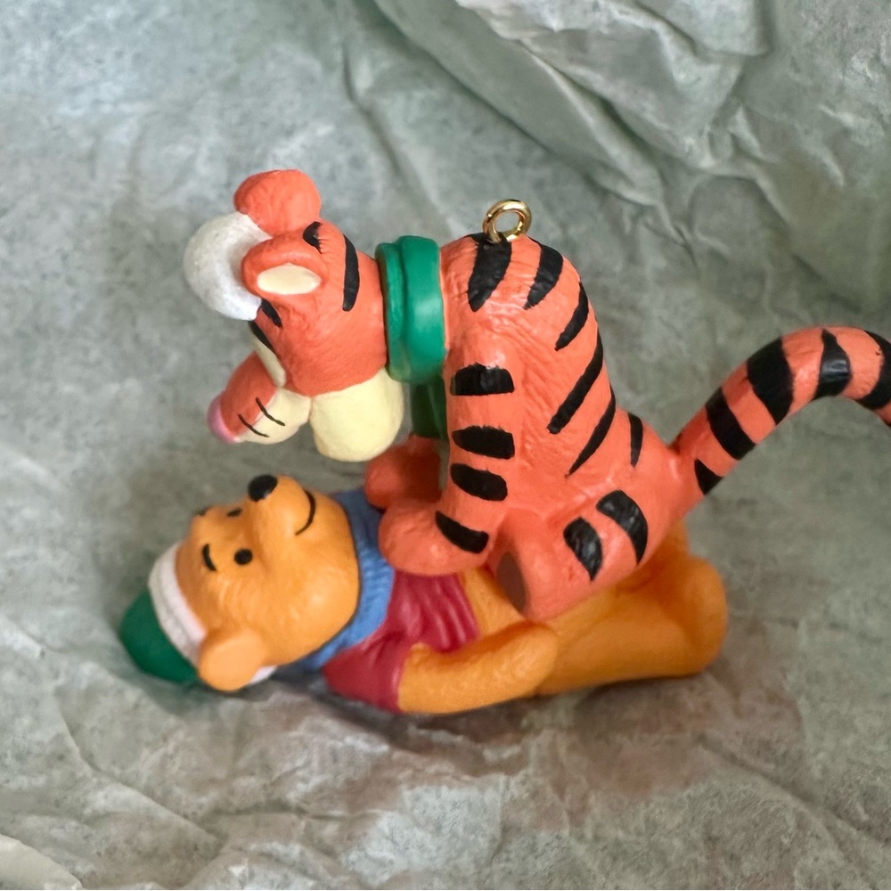 MERRY CHRISTMAS! Hallmark Christmas Ornament - Winnie the Pooh and Tigger!